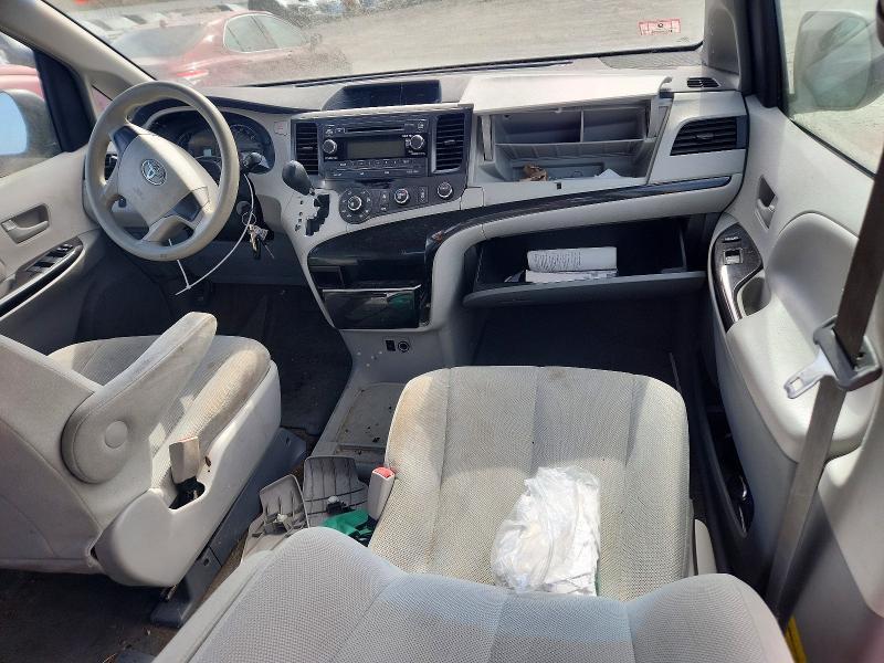 2013 Toyota Sienna l 7-passenger