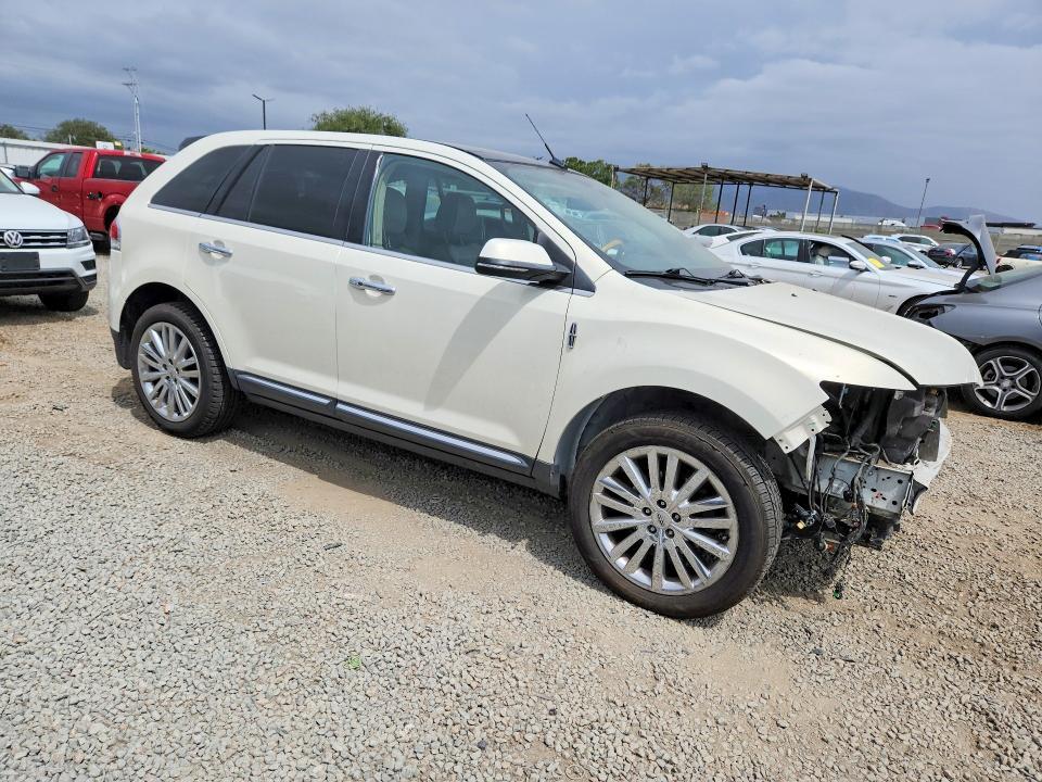 2013 Lincoln Townhouse MKX