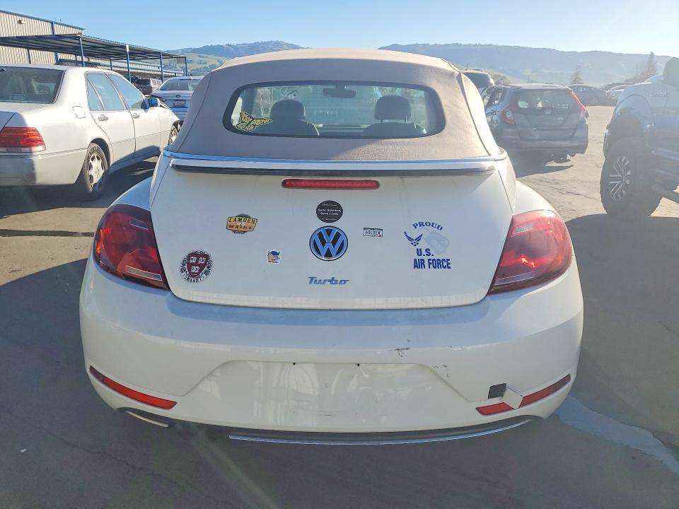 2018 Volkswagen Beetle s