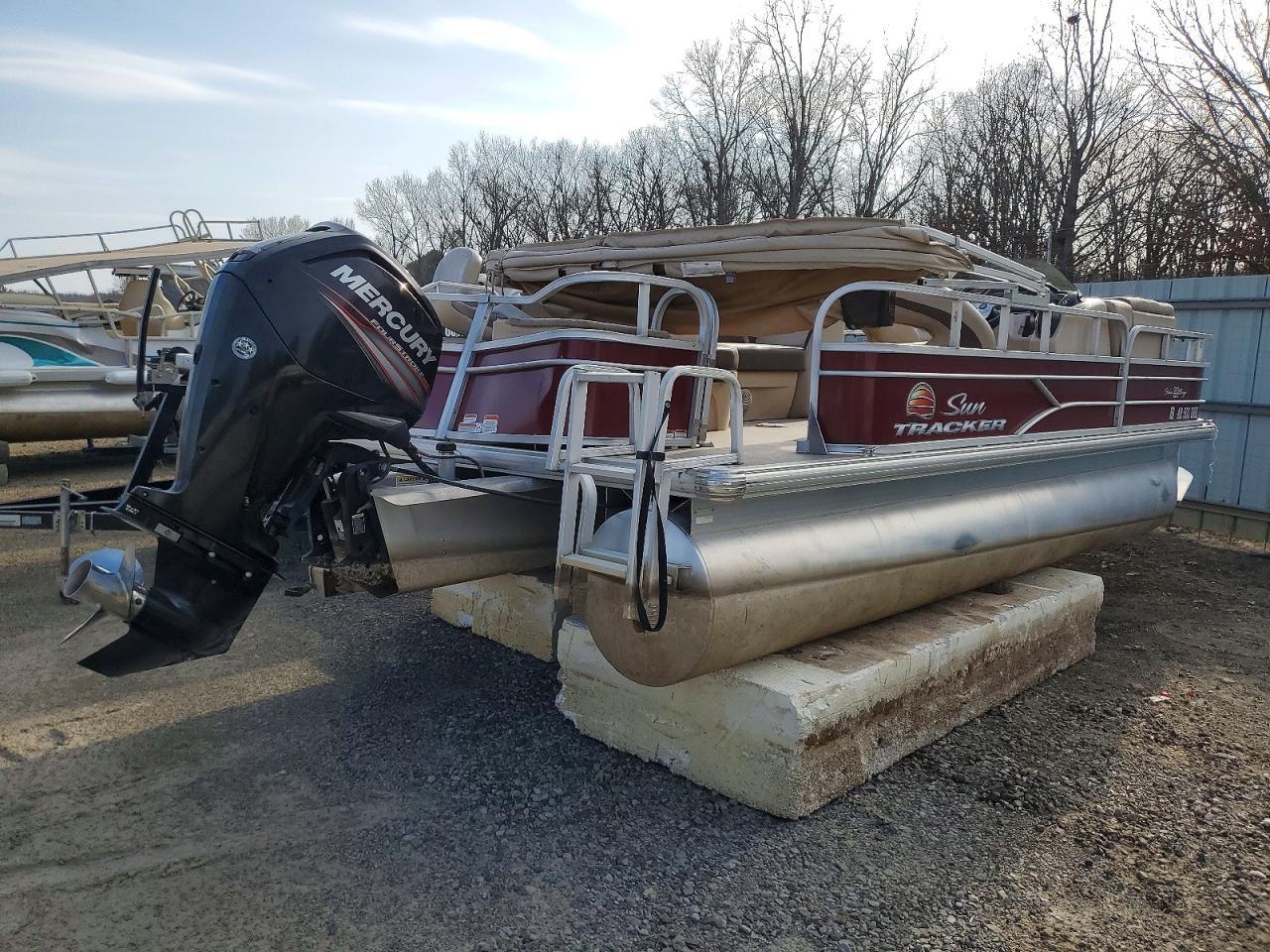 2018 Sun Tracker Boat-pontoon Boat