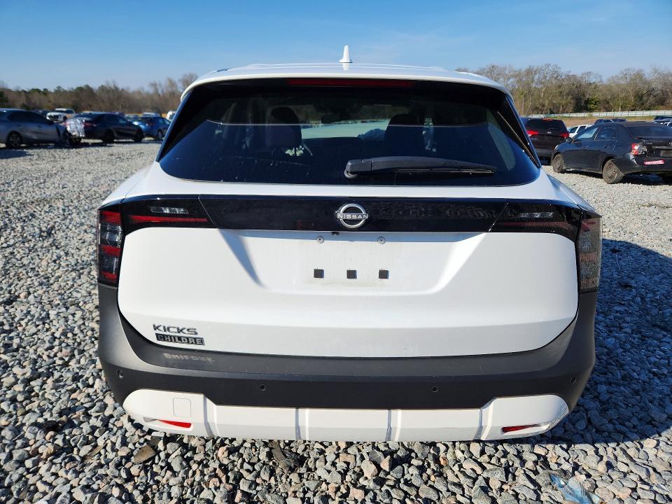 2025 Nissan Kicks sv