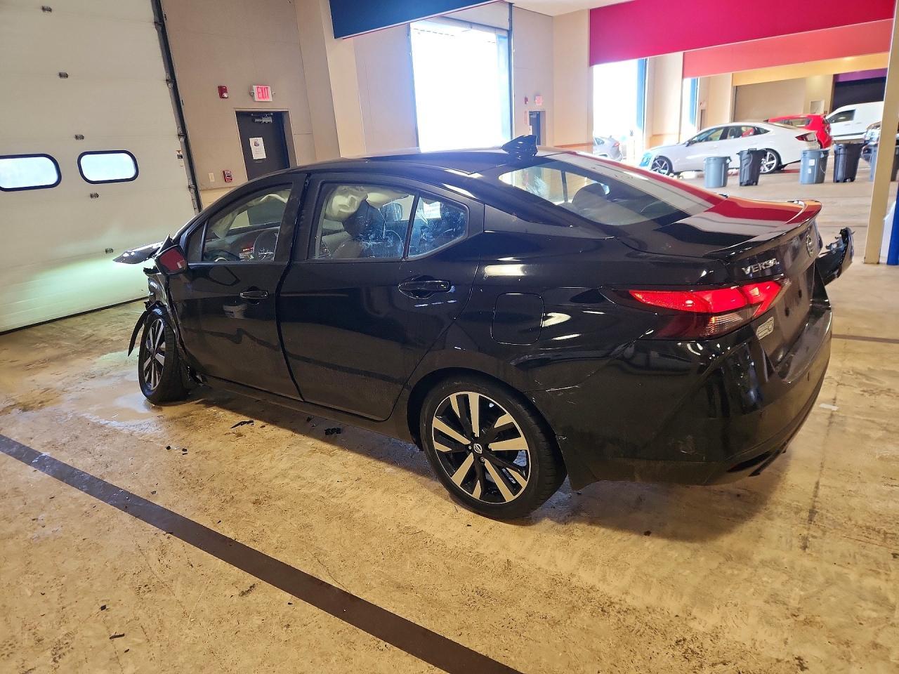 2022 Nissan Versa sr