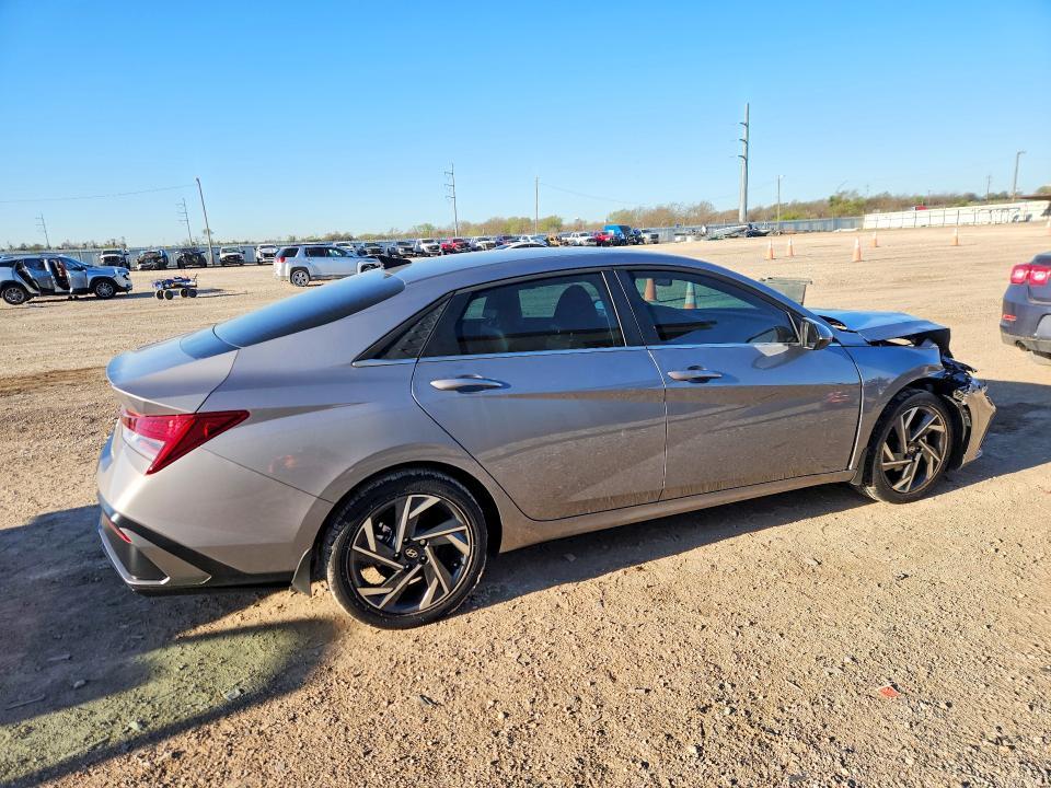 2025 Hyundai Elantra Limited