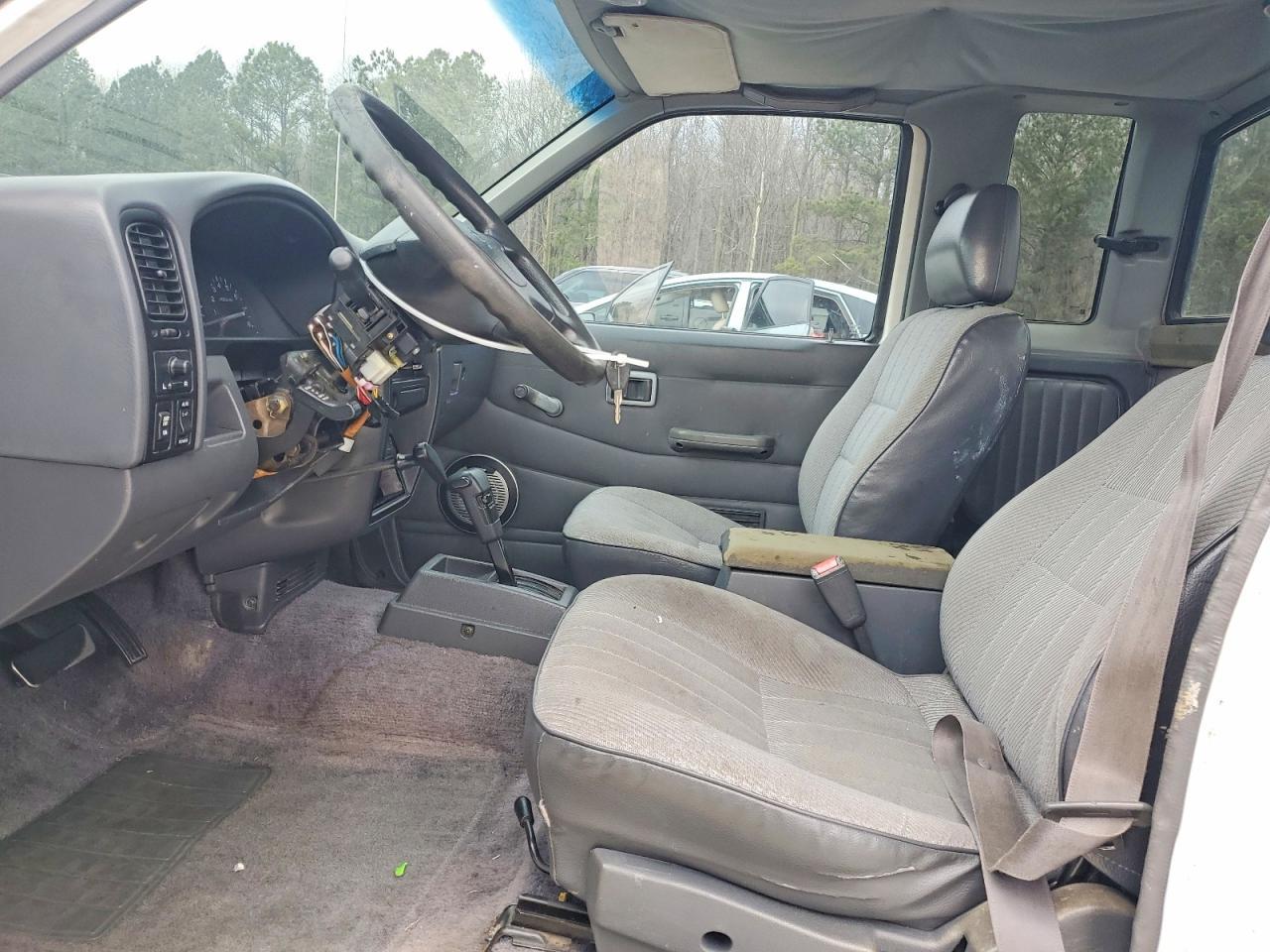 1995 Nissan Truck XE V6