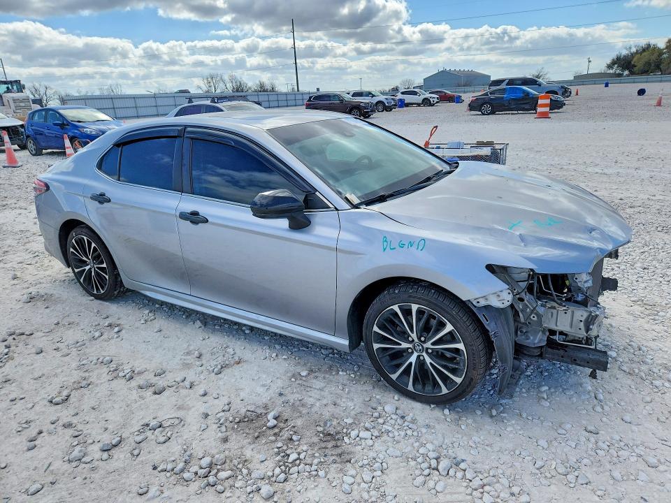 2018 Toyota Camry se