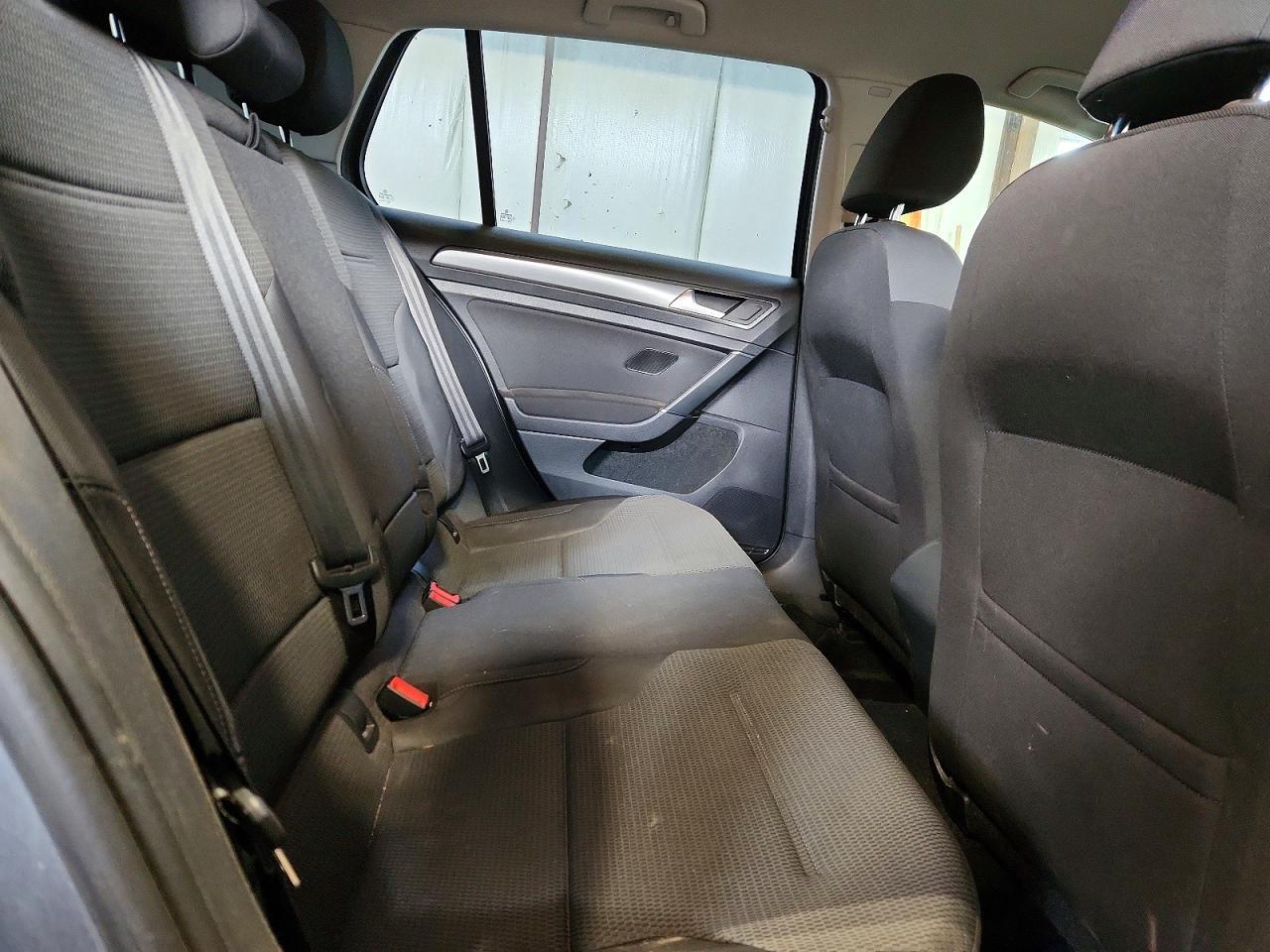 2019 Volkswagen Golf s