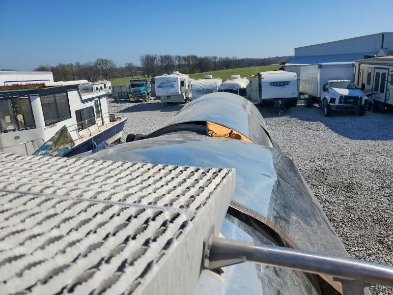 2017 Walker Tank Trailer