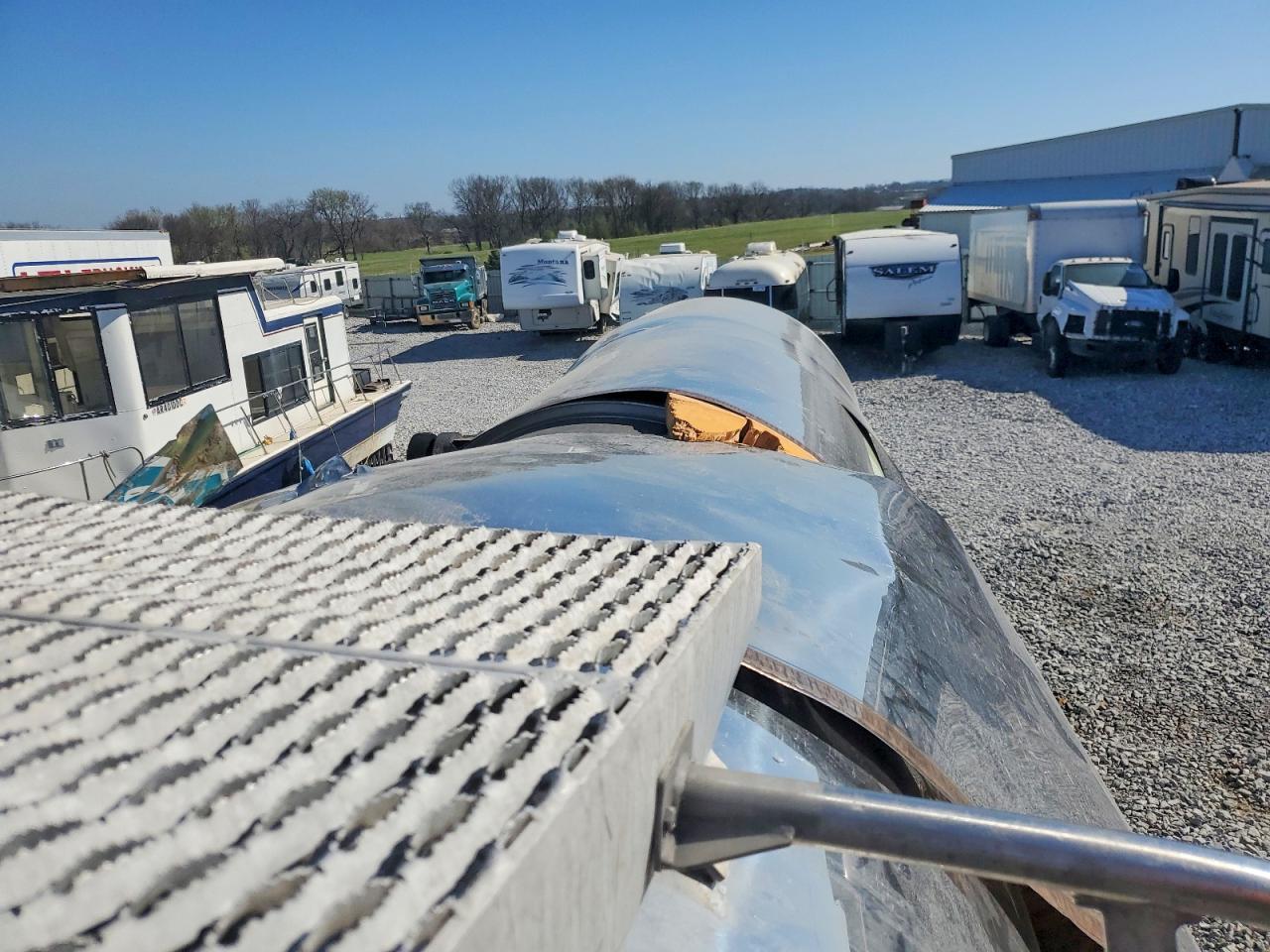 2017 Walker Tank Trailer