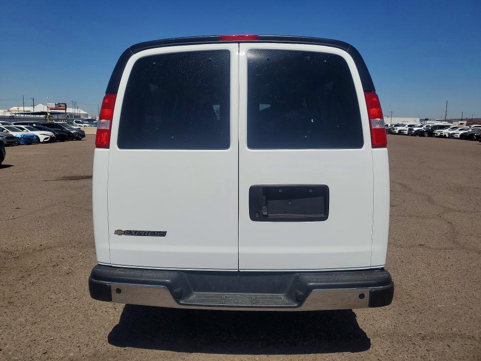2025 Chevrolet Express G3500 lt