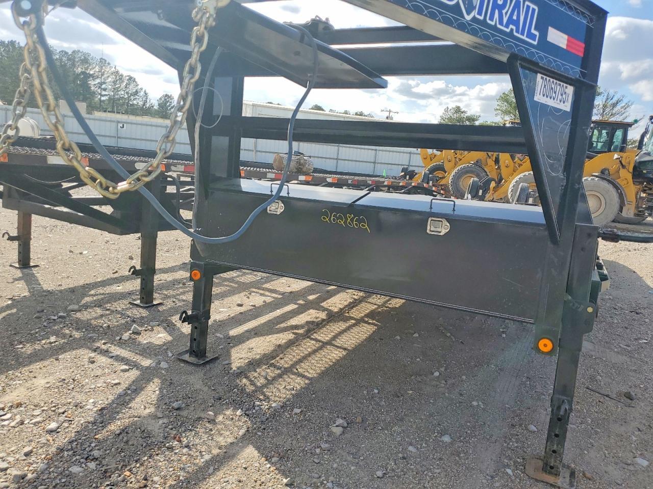 2022 Load Trail Equipment Trailer