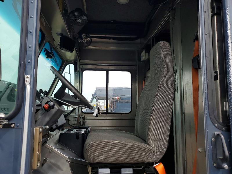 2020 Freightliner MT45G Chassis Delivery Truck