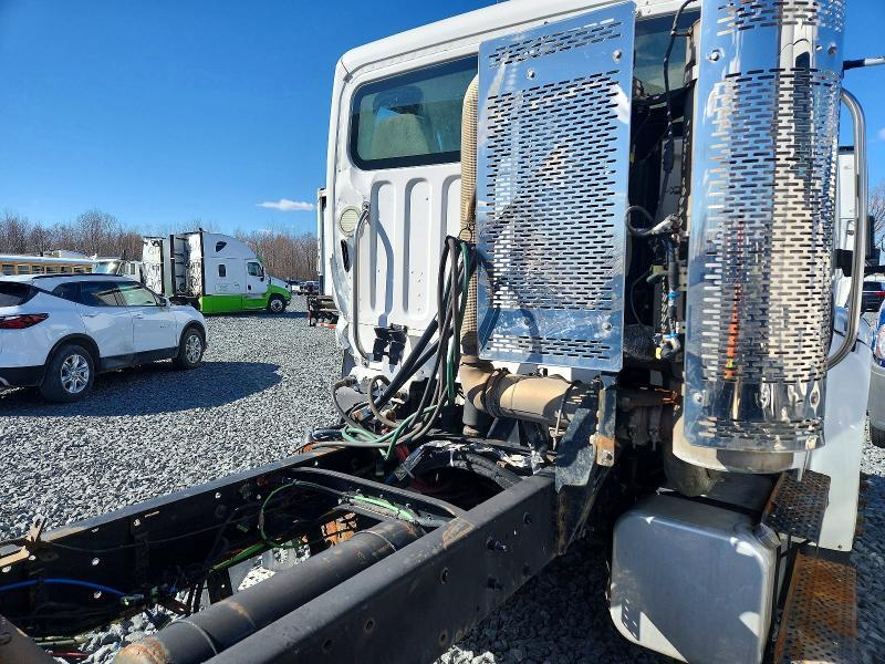 2016 Freightliner Business Class M2 Semi Truck