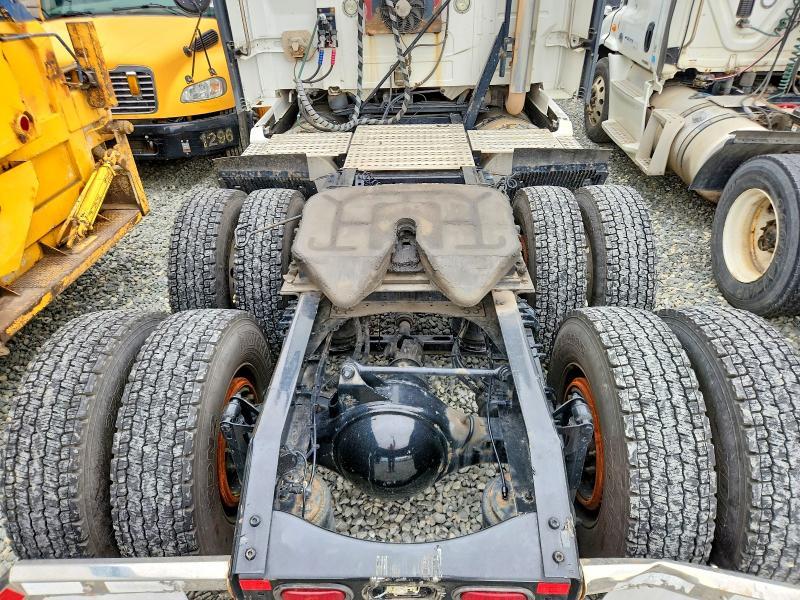 2015 Volv O vnl Semi Truck