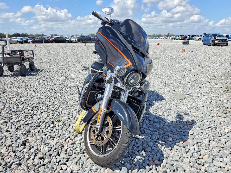 2022 Harley-Davidson Flhtk