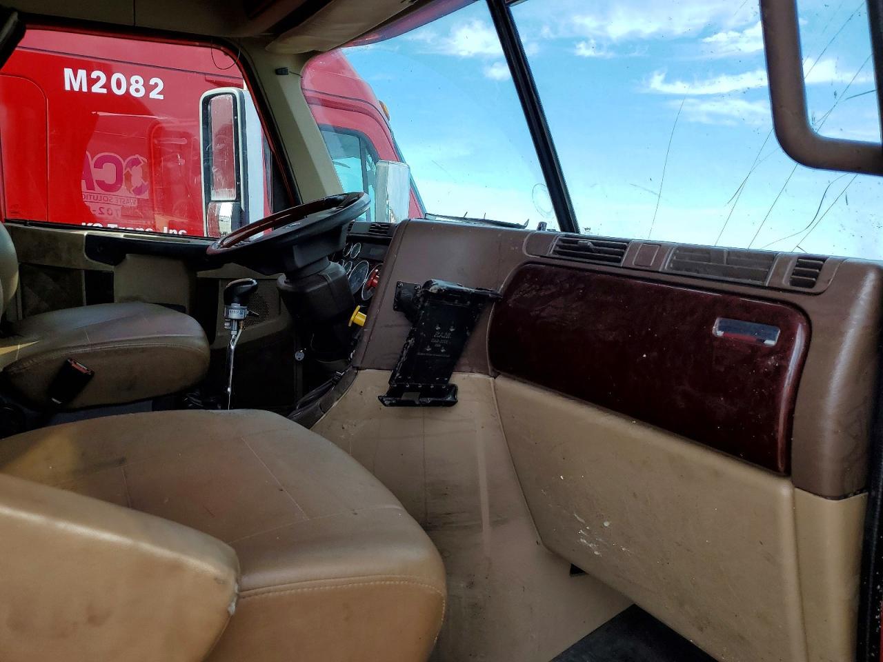 2018 Freightliner Conventional Coronado 132