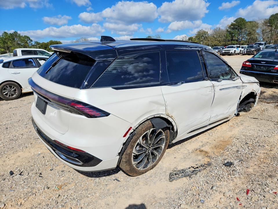 2025 Lincoln Nautilus Reserve