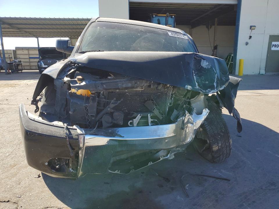 2012 Nissan Titan SV