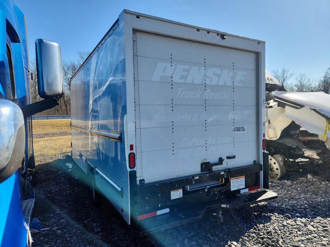 2022 GMC Savana CUT-BOX Truck