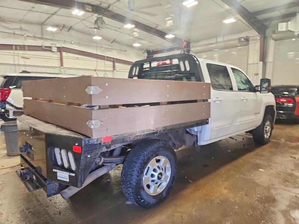 2015 Chevrolet Silverado 2500 Flatbed Truck