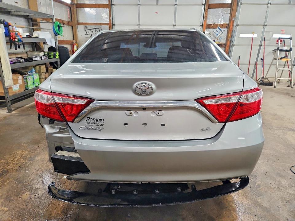 2016 Toyota Camry le