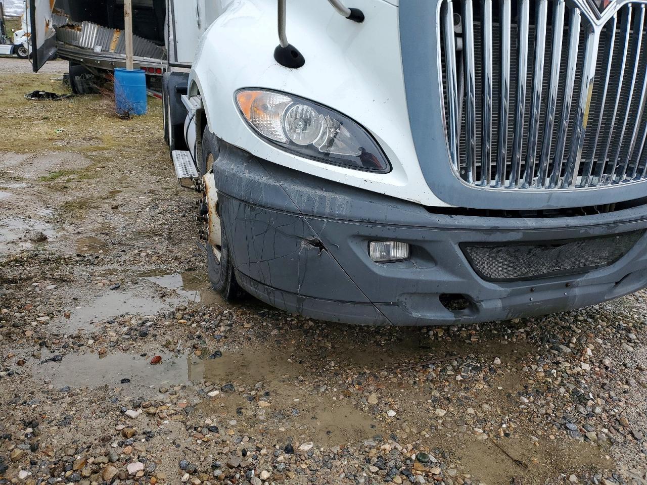 2013 International LF687 Semi Truck