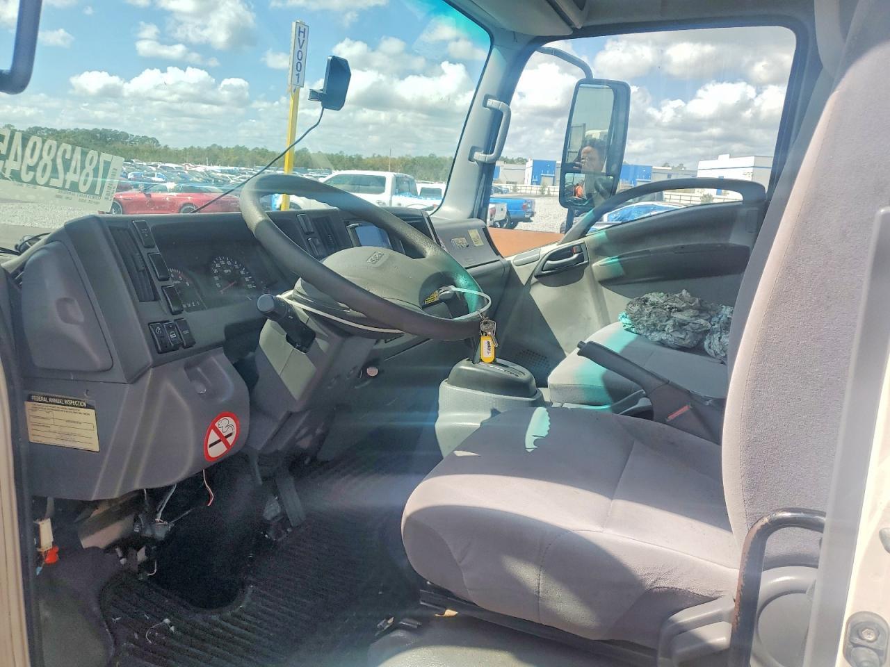 2019 Isuzu NPR HD BOX Truck
