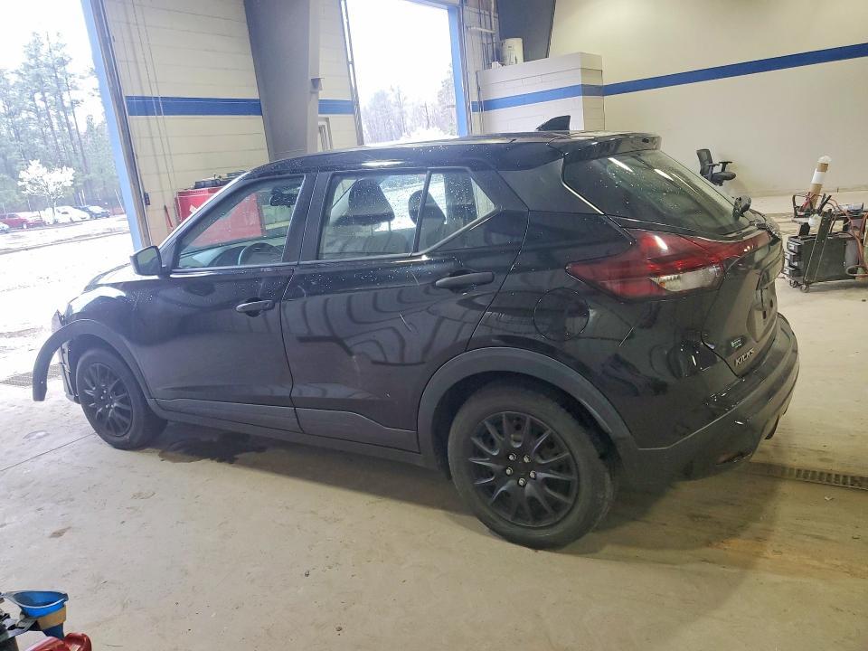 2021 Nissan Kicks s