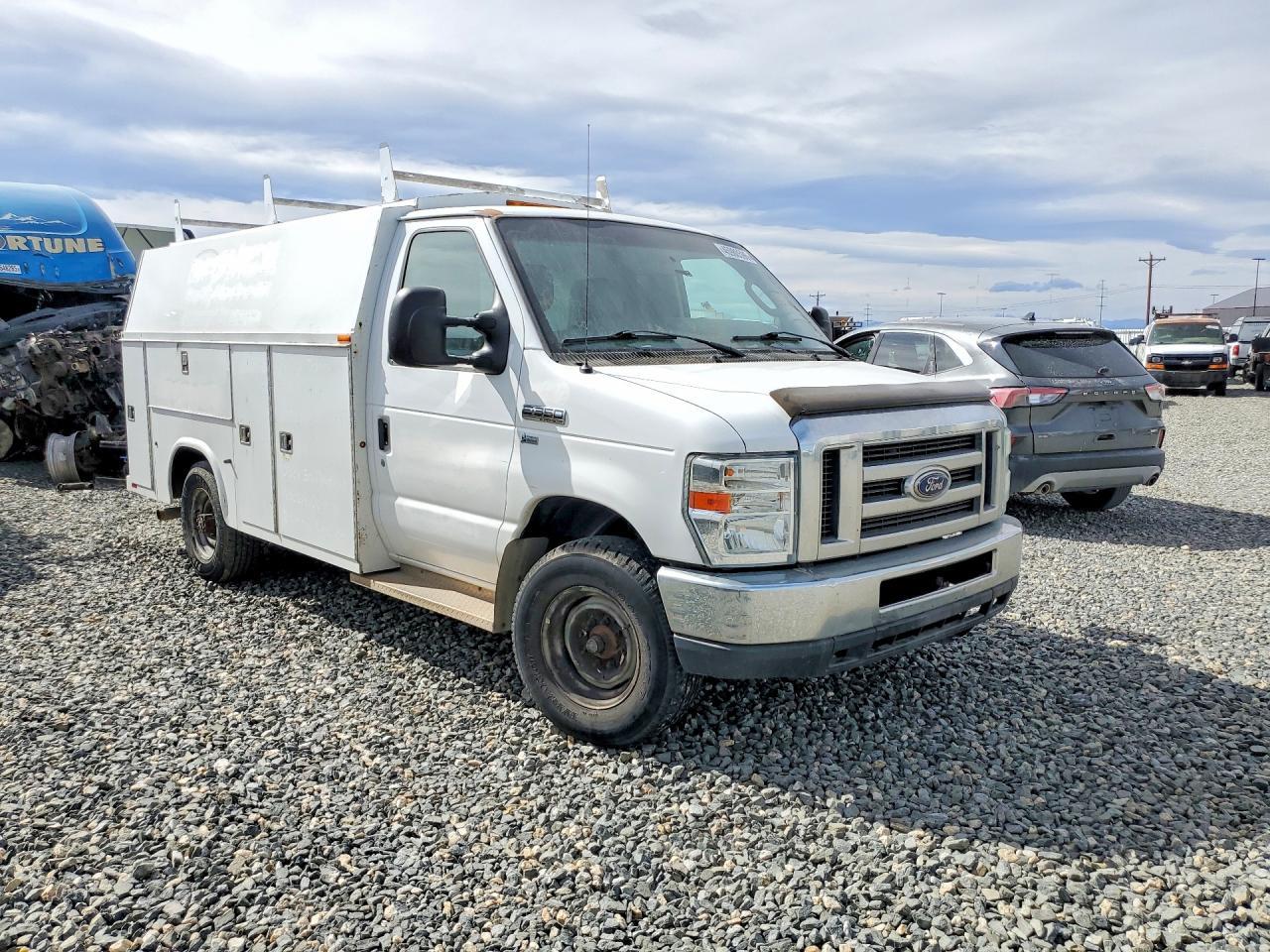 2014 Ford E350 Utility / Service Truck