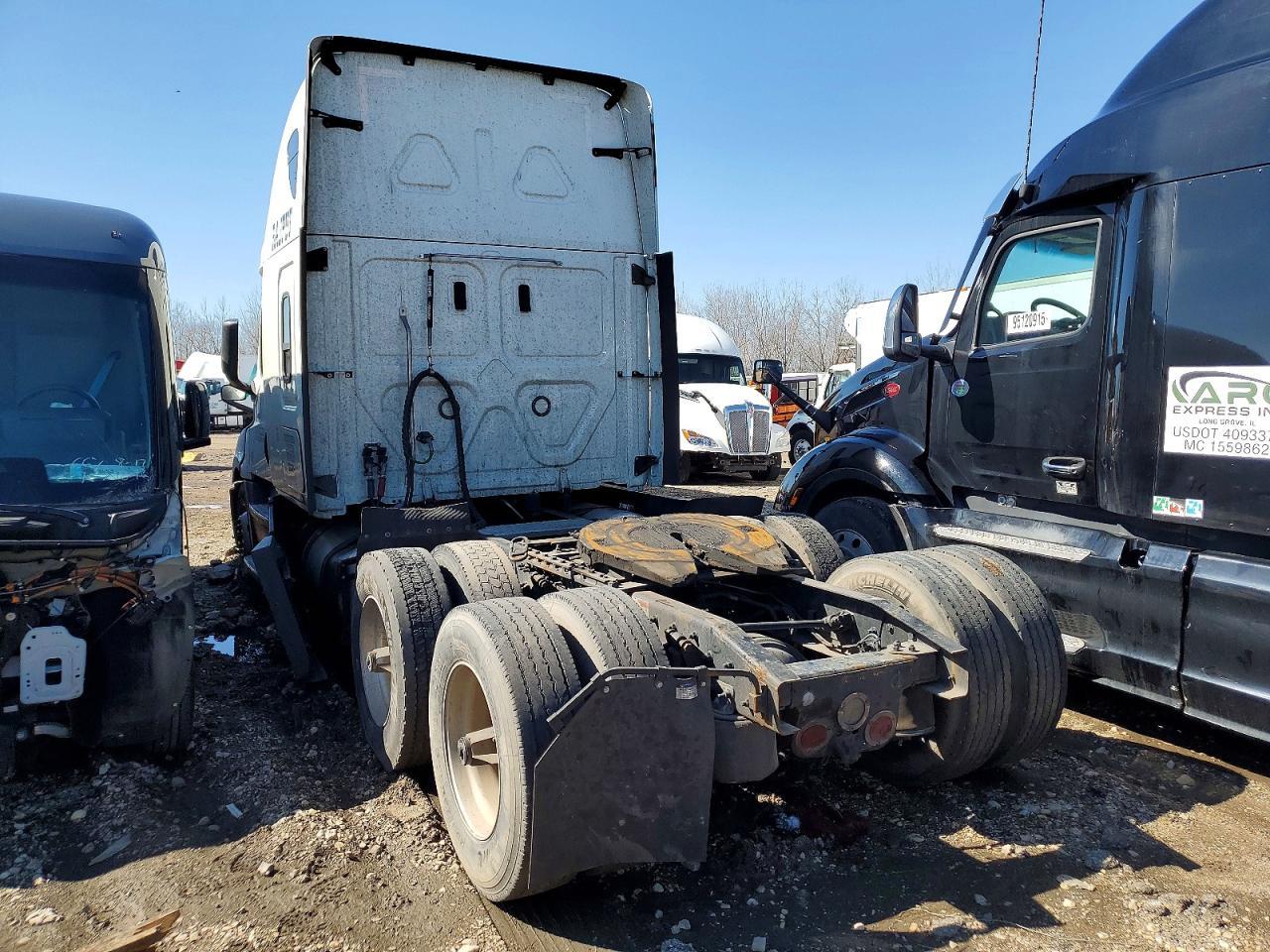 2021 Freigliner 2021 Freightliner Cascadia 126 Semi Truck