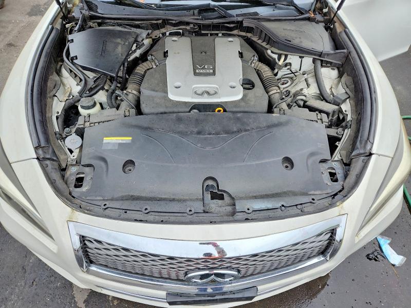 2015 Infiniti Q70 3.7