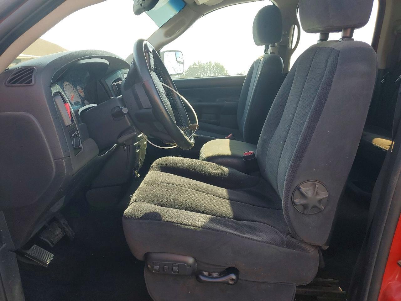 2004 Dodge RAM 1500 ST