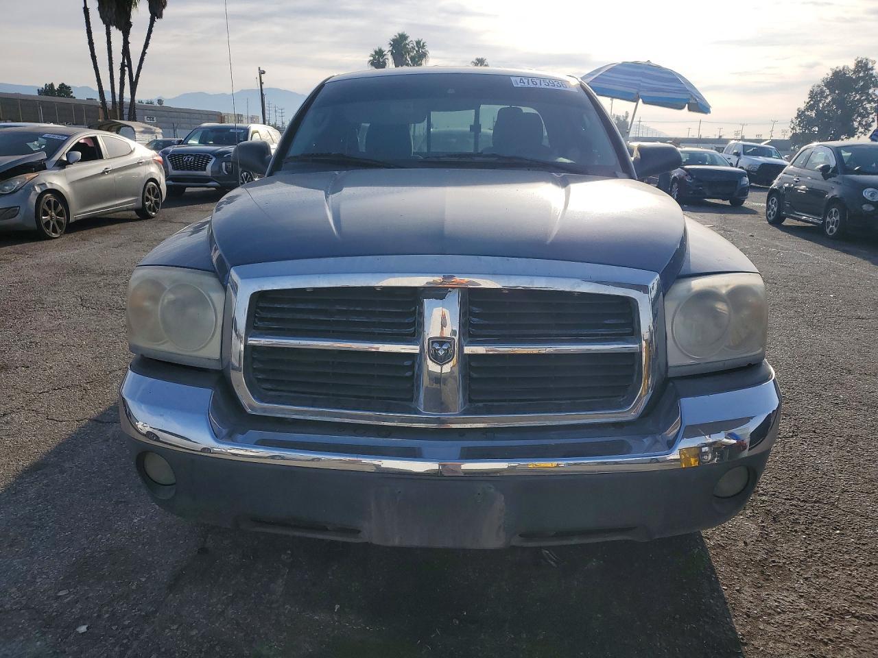 2005 Dodge Dakota slt