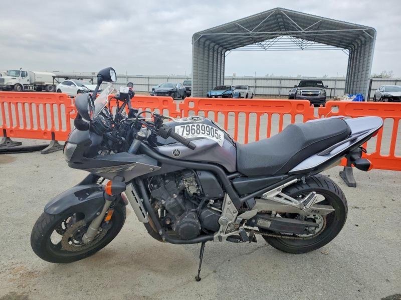 2004 Yamaha FZS10