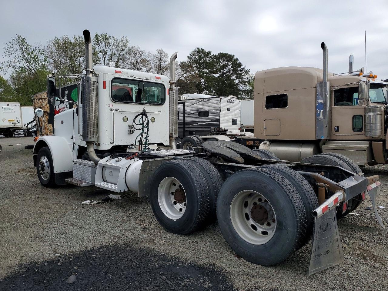 2007 Peterbilt 378 Semi Truck