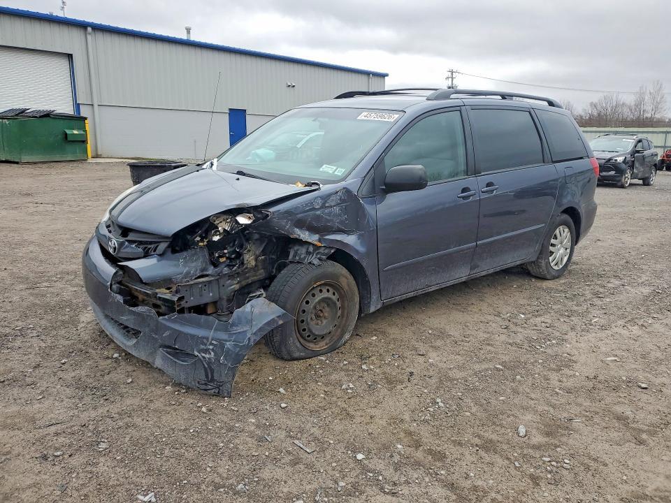 2010 Toyota Sienna ce 7-passenger