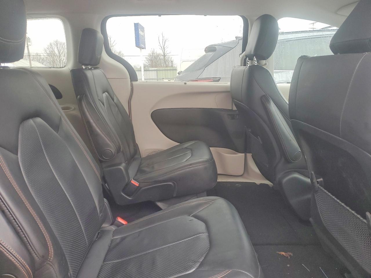 2018 Chrysler Pacifica Touring l