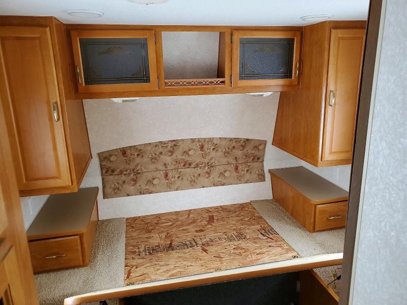 2004 Prowler Recreational Vehicle (RV)-RV