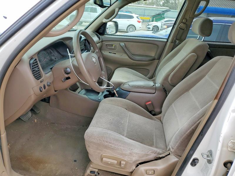 2004 Toyota Sequoia SR5