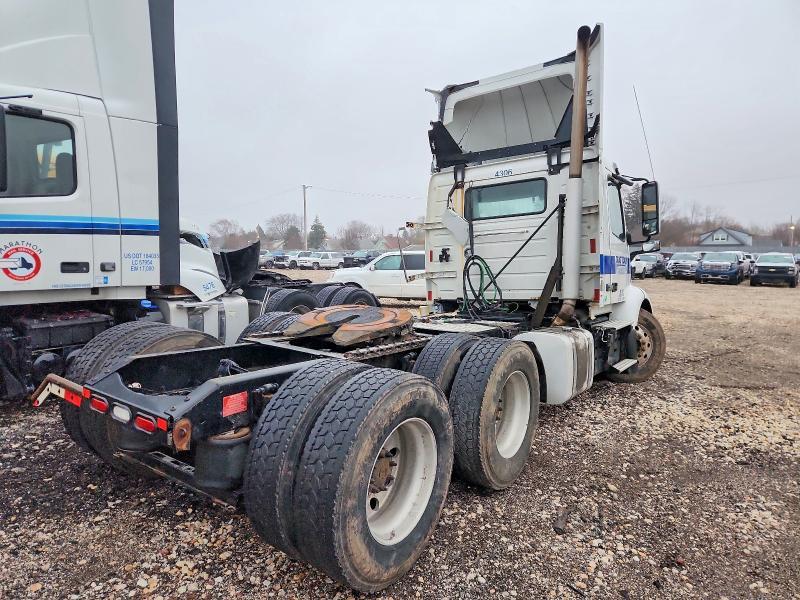 2019 Volvo Vnr Semi Truck