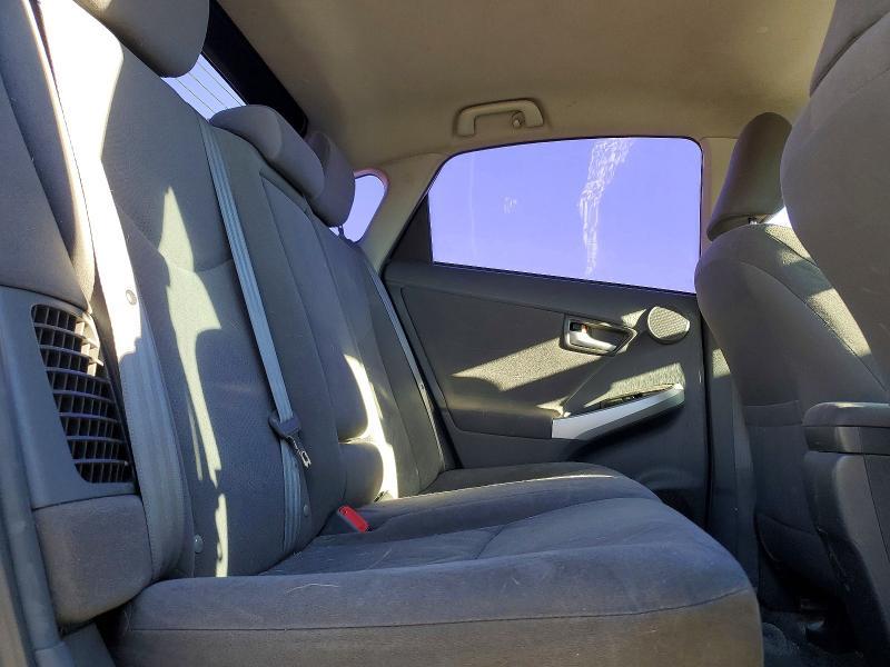 2010 Toyota Prius iii