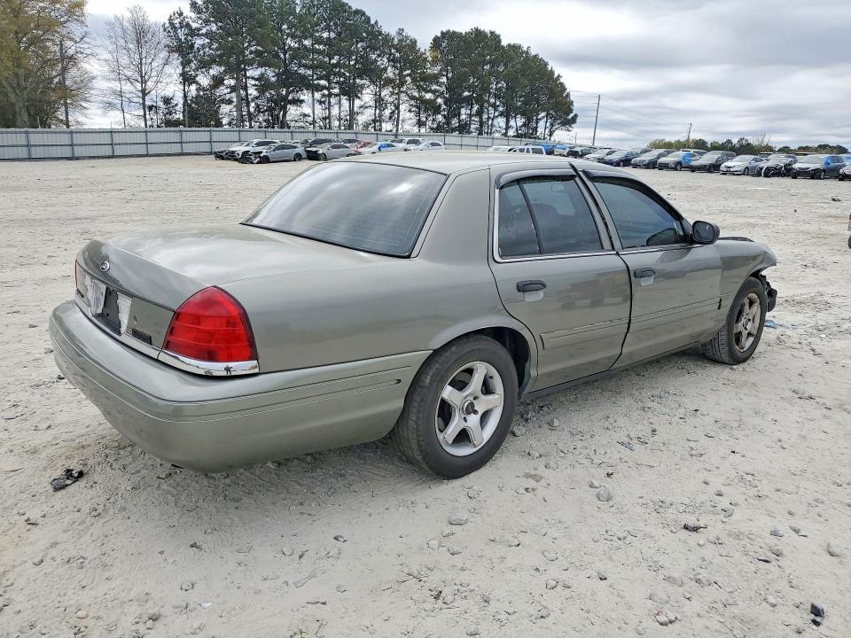 2004 Ford Crown Victoria