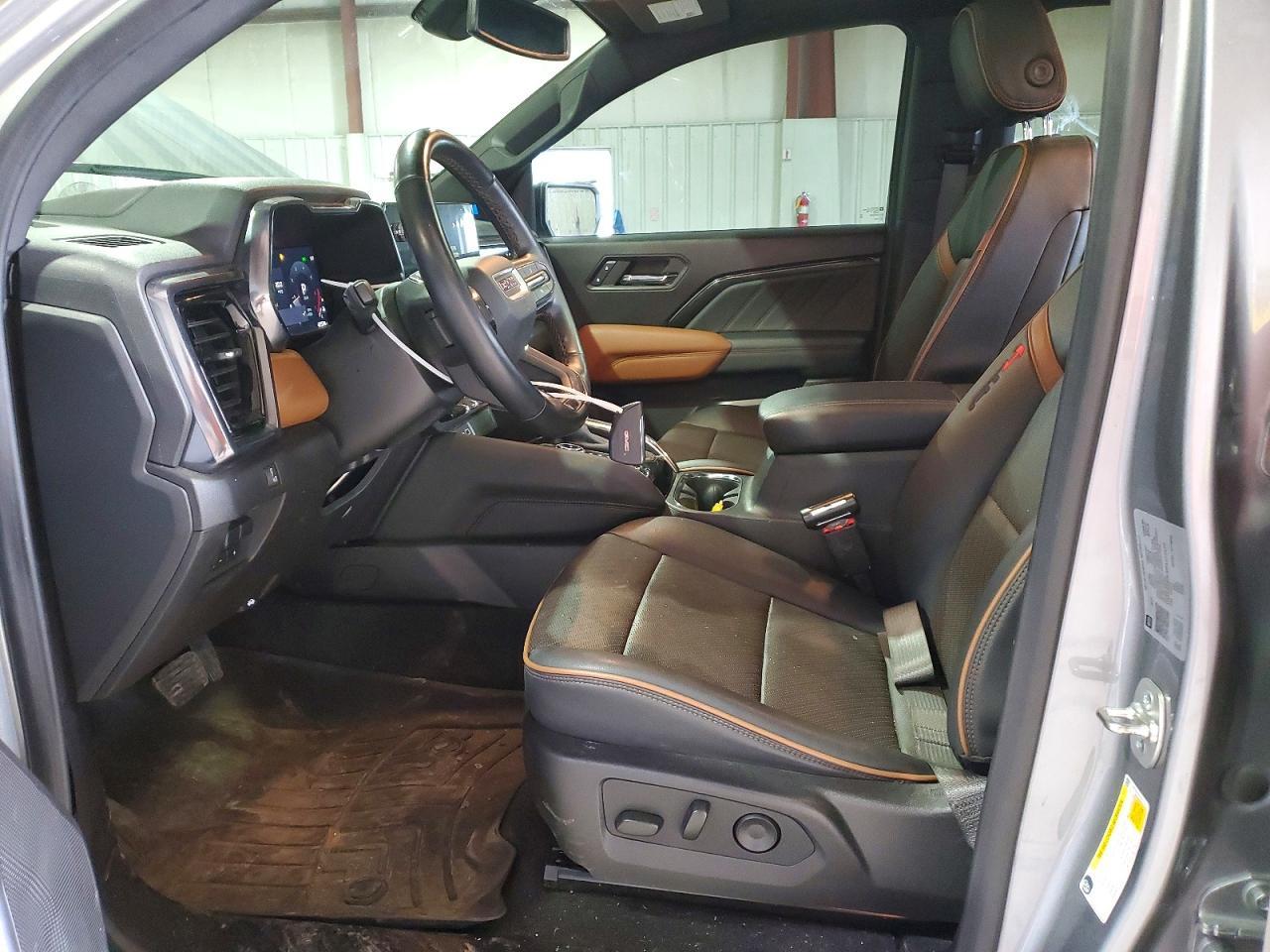 2024 GMC Canyon AT4