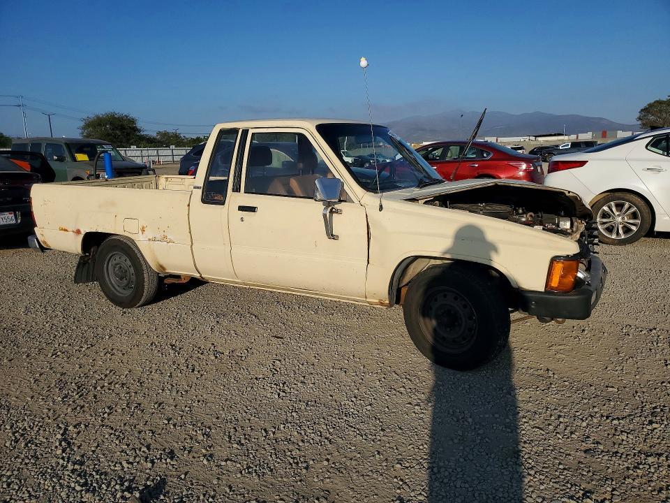 1984 Toyota Pickup Deluxe