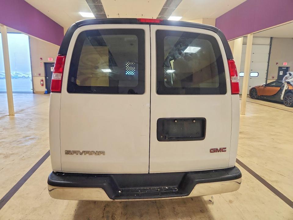 2021 GMC Savana G2500 Delivery van