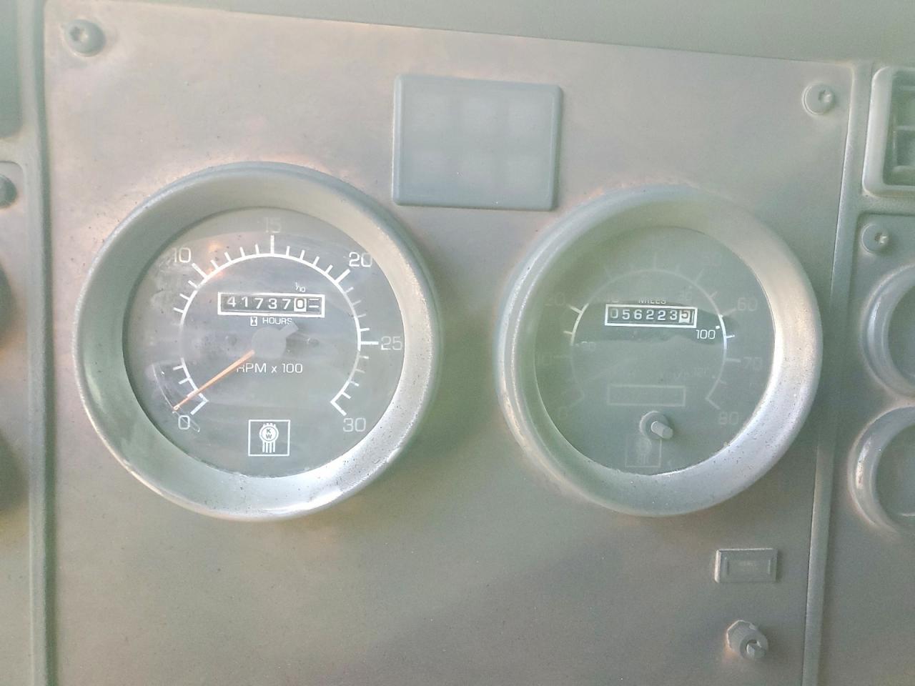 2000 Kenworth T800 Dump Truck