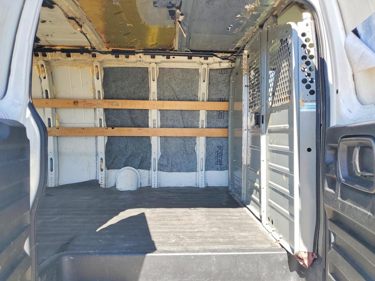 2017 GMC Savana 2500 Cargo Delivery Van