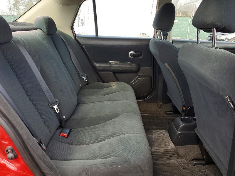 2010 Nissan Versa 1.8 s