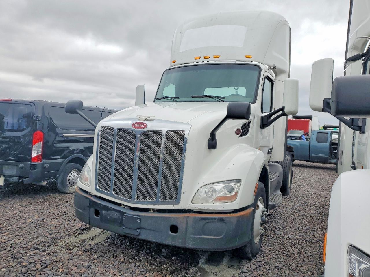 2016 Peterbilt 579 Semi Truck