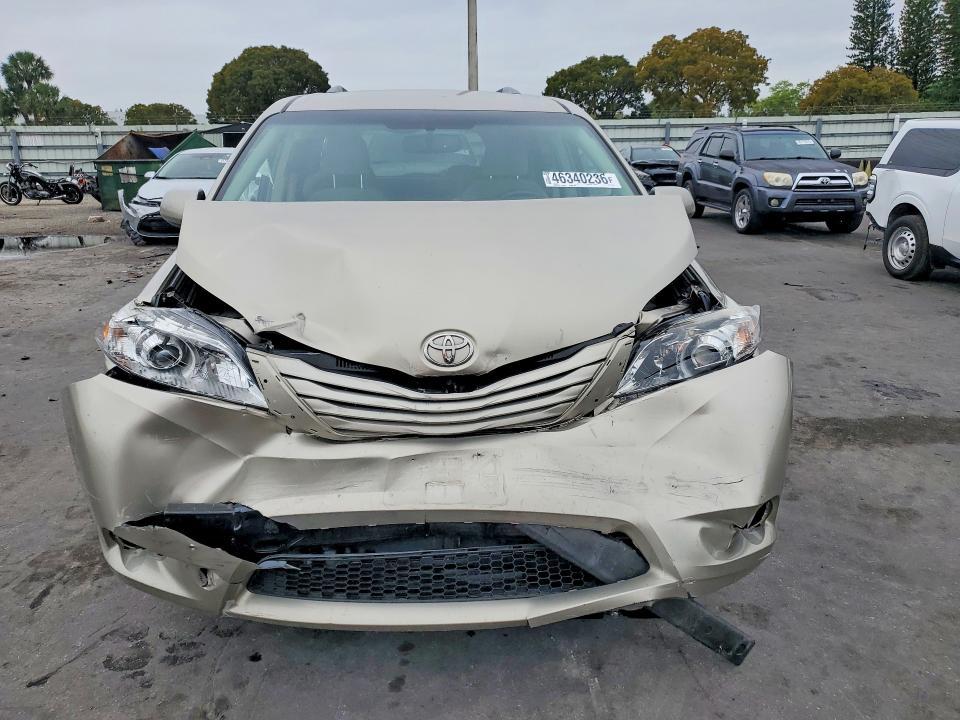2016 Toyota Sienna le 8-passenger
