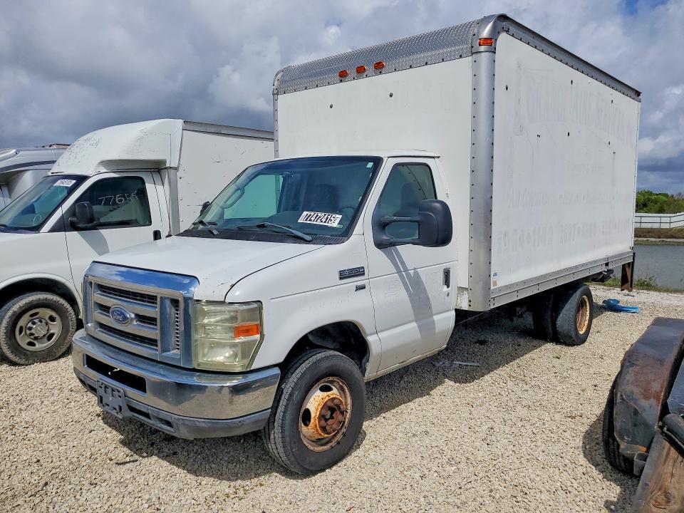 2011 Ford E350 BOX Truck